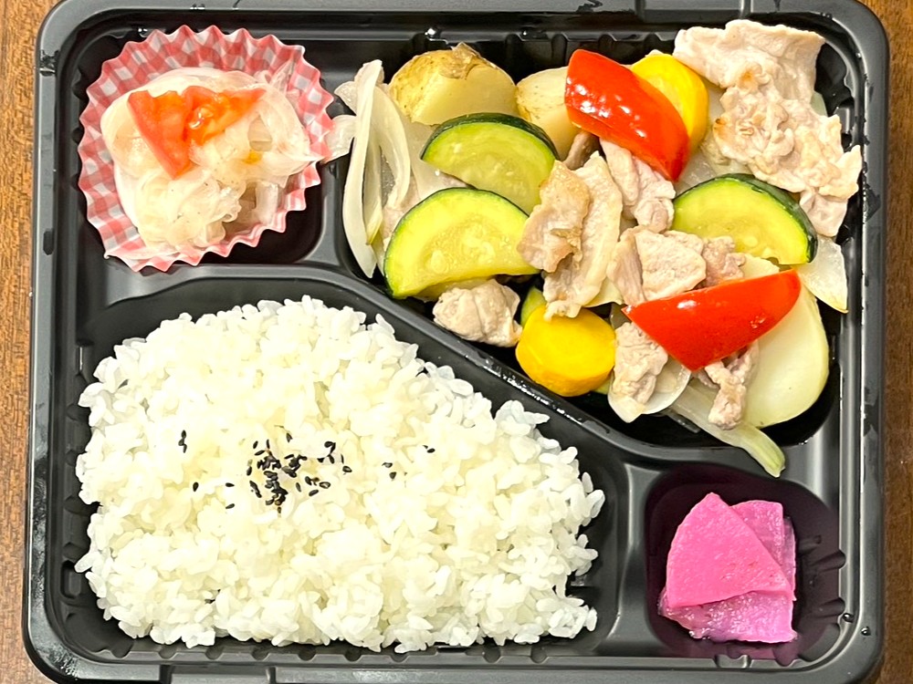 ズッキーニと肉野菜炒め弁当