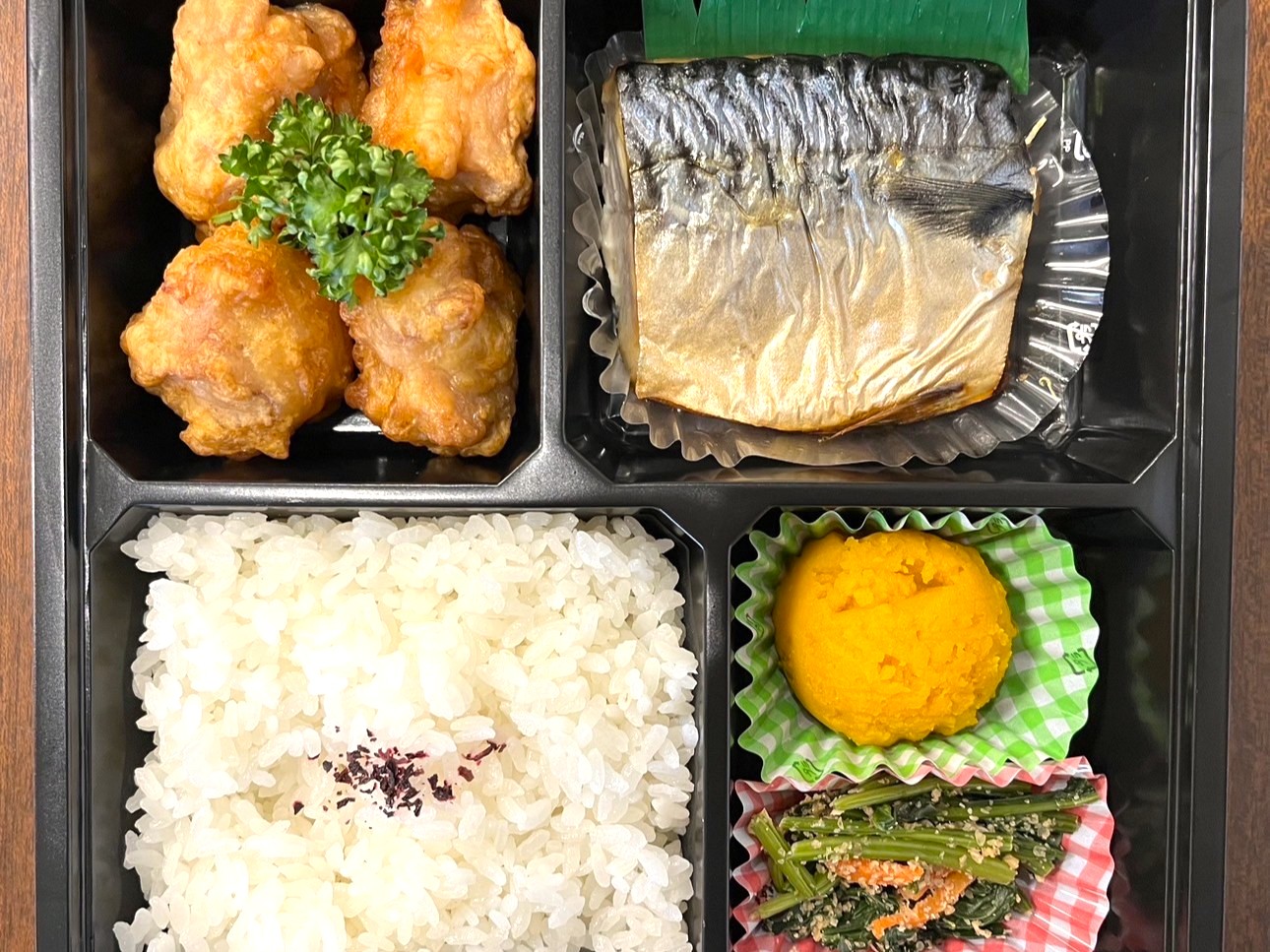 鯖と唐揚げ弁当